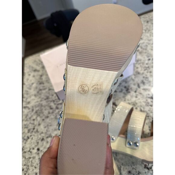 Chinese Laundry Fenny Croc Print Heels - Picture 9 of 9